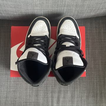 Prodajem Nike Air Jordan tenisice, vel 45