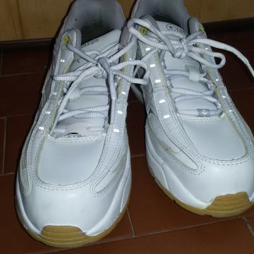 Prodajem Converse patike