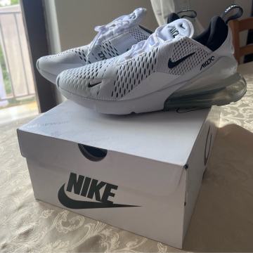 Prodajem Nike ari max 270