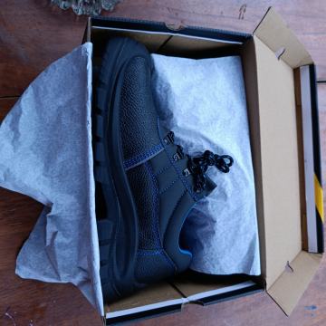 Prodajem radne cipele br46