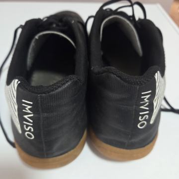 Prodajem tenisice broj 47