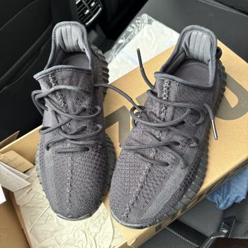 Prodajem Yeezy Boost 350 V2 Onyx Top stanje!!!