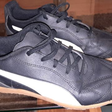 Puma tenisice za dvoranu br.37