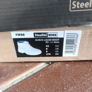 Visoke i niske cipele sa kapicom