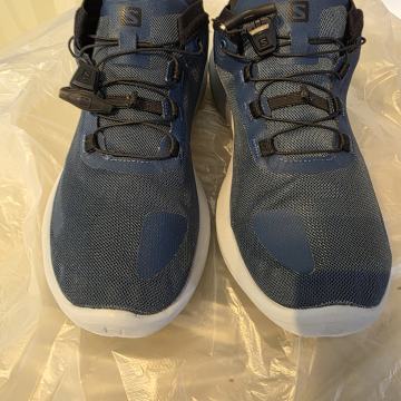 Salomon tenisice br 43 !!