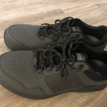 Skechers AIR-cooled ,broj 45, novo