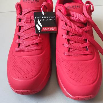 Skechers tenisice nove 46