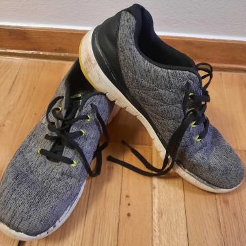 Skechers tenisice br.41