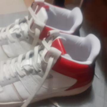 Stradivarius br.40 kožne kvalitetne udobne i lijepe tenisice