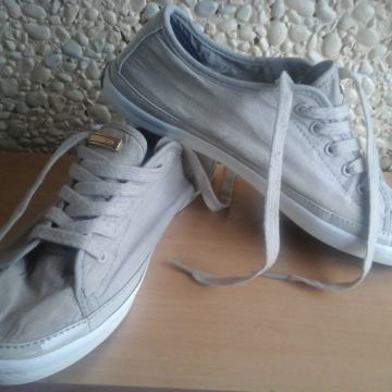 T.Hilfiger br.39  kvalitetne udobne tenisice kao nove