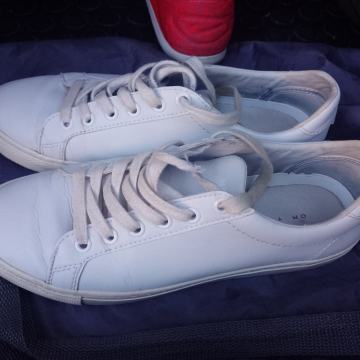 T.Hilfiger br.40 kožne kvalitetne udobne tenisice