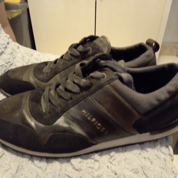 T.hilfiger br.43;kožne kvalitetne udobne i lijepe tenisice