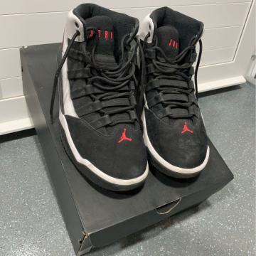 Tenesice Jordan Max Aura br. 40,5