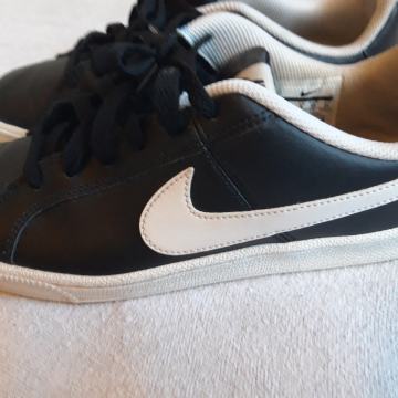 Tenisice (40) nike court royale