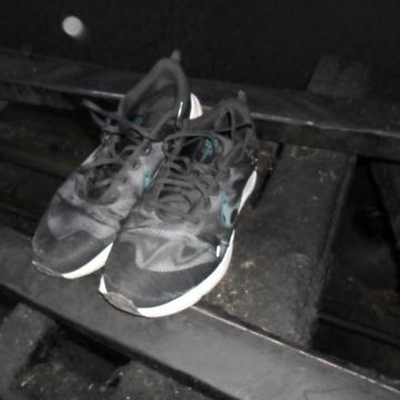 tenisice 49,5 NIKE bez por i sms 092/329-43-13