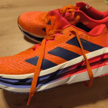 TENISICE ADIDAS 44 NOVO