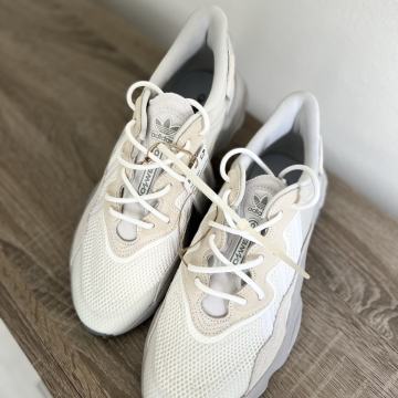 ADIDAS OZWEEGO Tenisice bijele  vel 42 2/3 ORGINAL NOVO