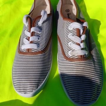 TENISICE br.42-GRACELAND-Novo