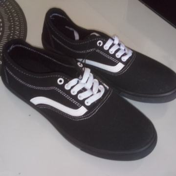 Crne tenisice br.41 - NOVO