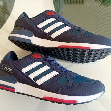 ADIDAS TENISICE BR. 42 - NOVO S ETIKETOM