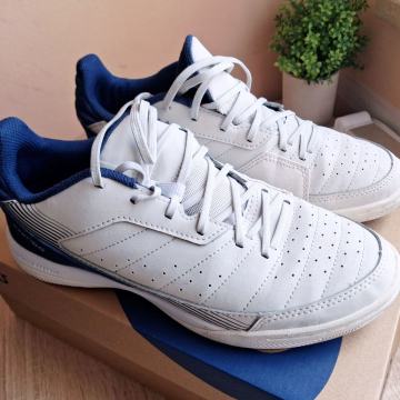 Tenisice Eskudo Futsal, br. 41, gotovo nove!