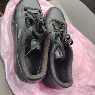 Tenisice Puma broj 42 skoro pa nove