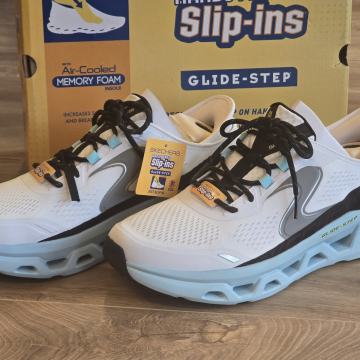 Tenisice Skechers novo nekorišteno vel. 44