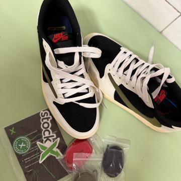 TRAVIS SCOTT X JORDAN 1 RETRO LOW OG SP 'OLIVE'