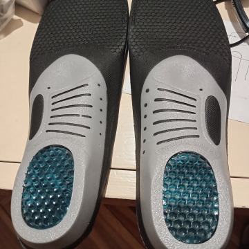 Ulosci sportski anatomski s gelom