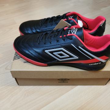 Umbro tenisice za nogomet, vel. 45
