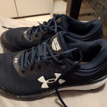 Under Armour br.42 kvalitetne i vrlo udobne tenisice