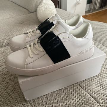 Valentino garavani open leather