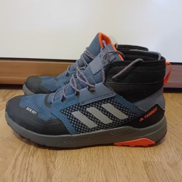 Visoke cipele Adidas Terrex br.40,očuvane