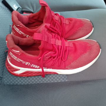 Vty br.41 lagane udobne tene u super stanju