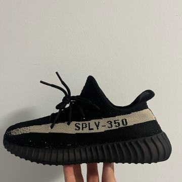 Yeezy 350 V2 Oreo