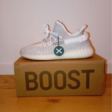 yeezy 350 v2 Static reflective