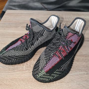 Yeezy 350v2 Yecheil