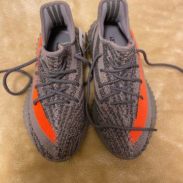 Yeezy adidas, broj 38