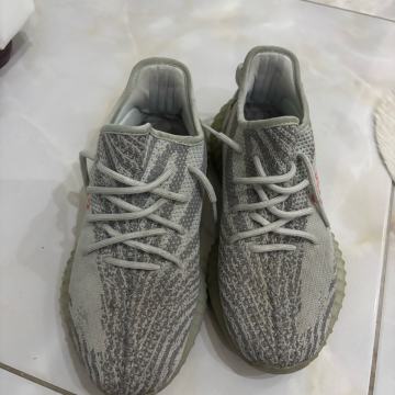Yezzy adidas patike broj 41 1/3