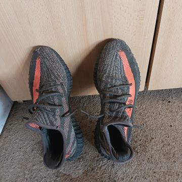 Yezzy muške tenisice broj 42 kratko nošene