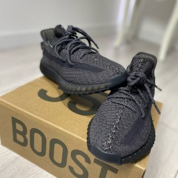 Yezzy Tenisice Tamno Sive Broj 44