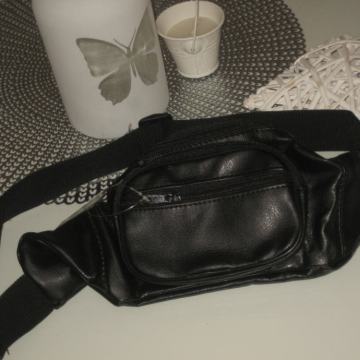 CRNA MUŠKA TORBICA OKO STRUKA - NOVO