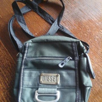Diesel 17x15x6 kvalitetna torbica na rame