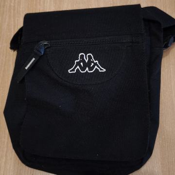 KAPPA TORBICA PREKO RAMENA