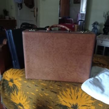 kožna t.z.diplomatska torba