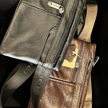 KOZNA TORBICA ZA OKO PASA