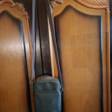 Lacoste muṣ̌ka torbica