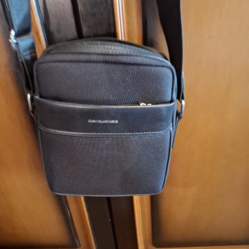 Muṣ̌ka torbica David Jones