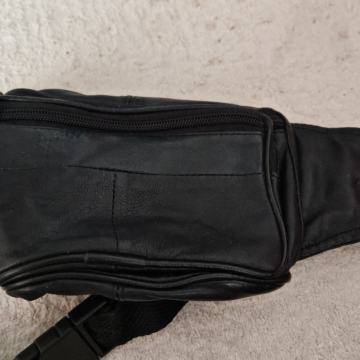 Muska kozna torbica preko ramena