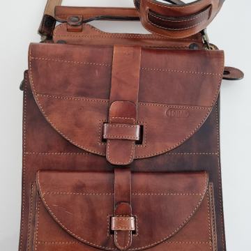 Muška kožna torbica.